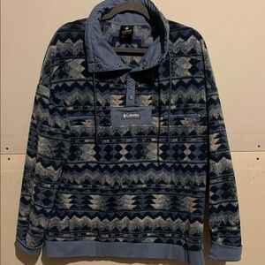 Columbia Navy and Gray Patterned Fleece